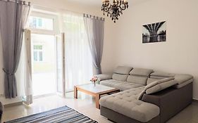 City Villa Schoenbrunn Apartments - Contactless 24H Check-In